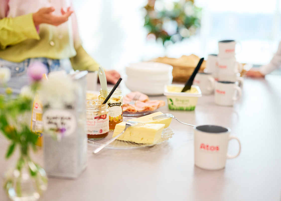 A picture of a breakfast at the office 